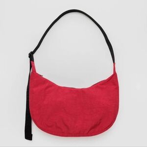EUC Baggu Candy Apple Medium Crescent